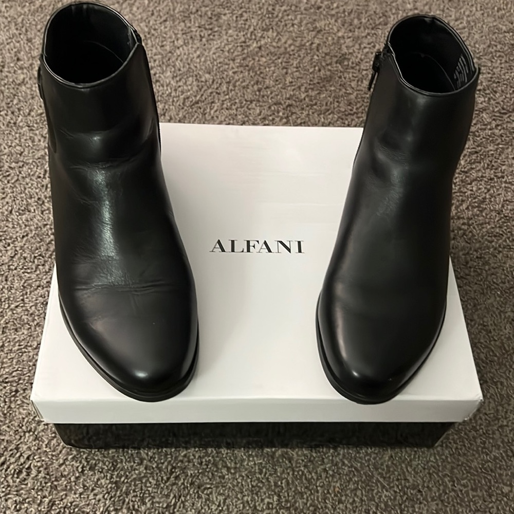 Alfani women size 7 black booties